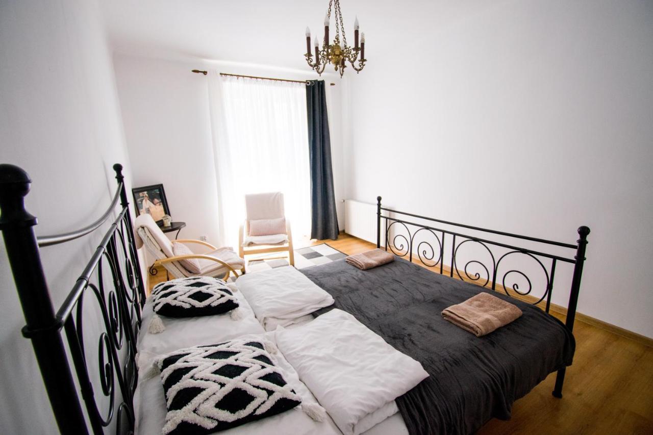 Апартаменты Color 24 Apartament V Сталёва-Воля Экстерьер фото
