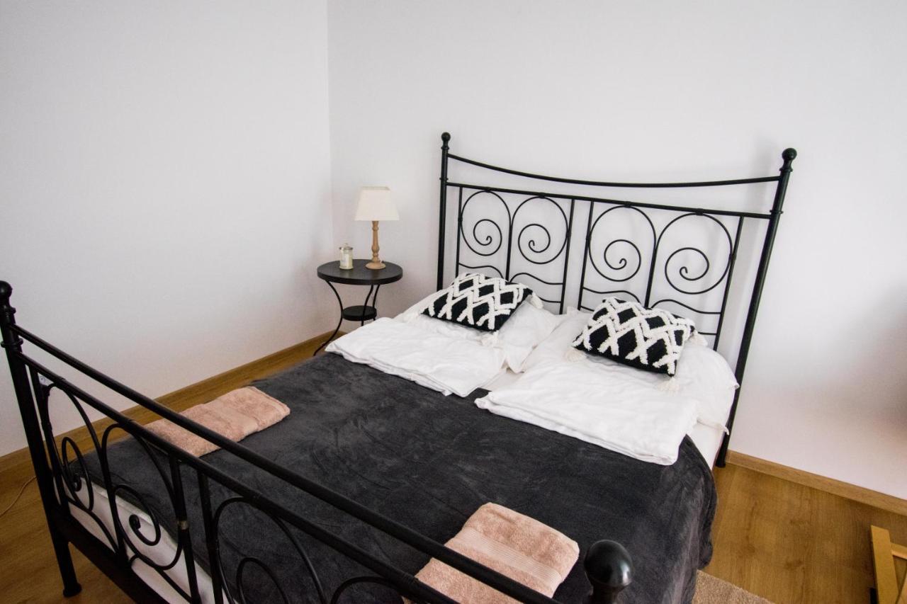 Апартаменты Color 24 Apartament V Сталёва-Воля Экстерьер фото